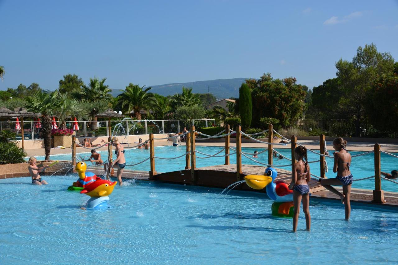 3 Bedroom Chalets Camping Lei Suves - Joycasa รอกเกอบรูน-ซูร์-อาร์ฌ็องส์ ภายนอก รูปภาพ