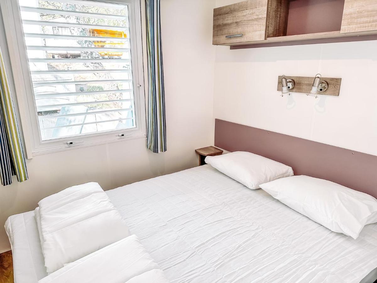 3 Bedroom Chalets Camping Lei Suves - Joycasa รอกเกอบรูน-ซูร์-อาร์ฌ็องส์ ภายนอก รูปภาพ