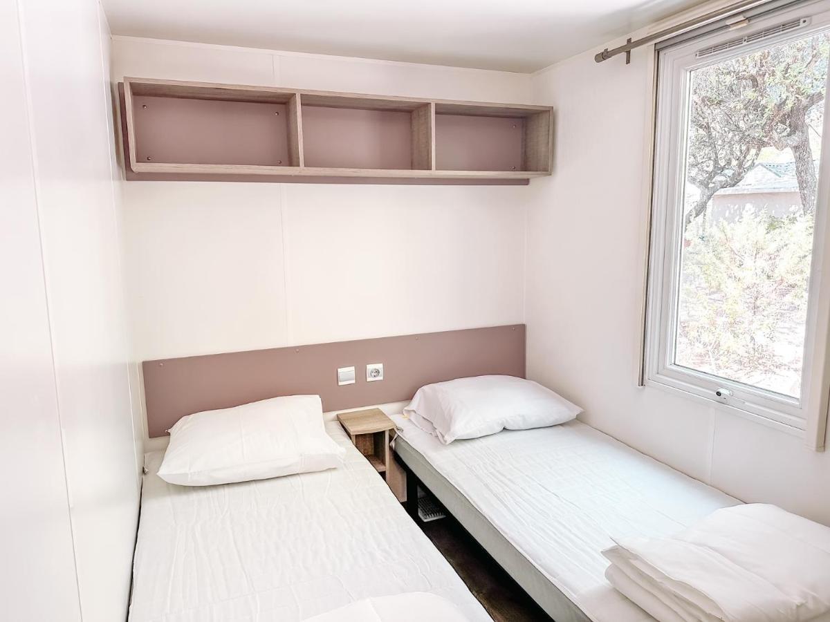 3 Bedroom Chalets Camping Lei Suves - Joycasa รอกเกอบรูน-ซูร์-อาร์ฌ็องส์ ภายนอก รูปภาพ