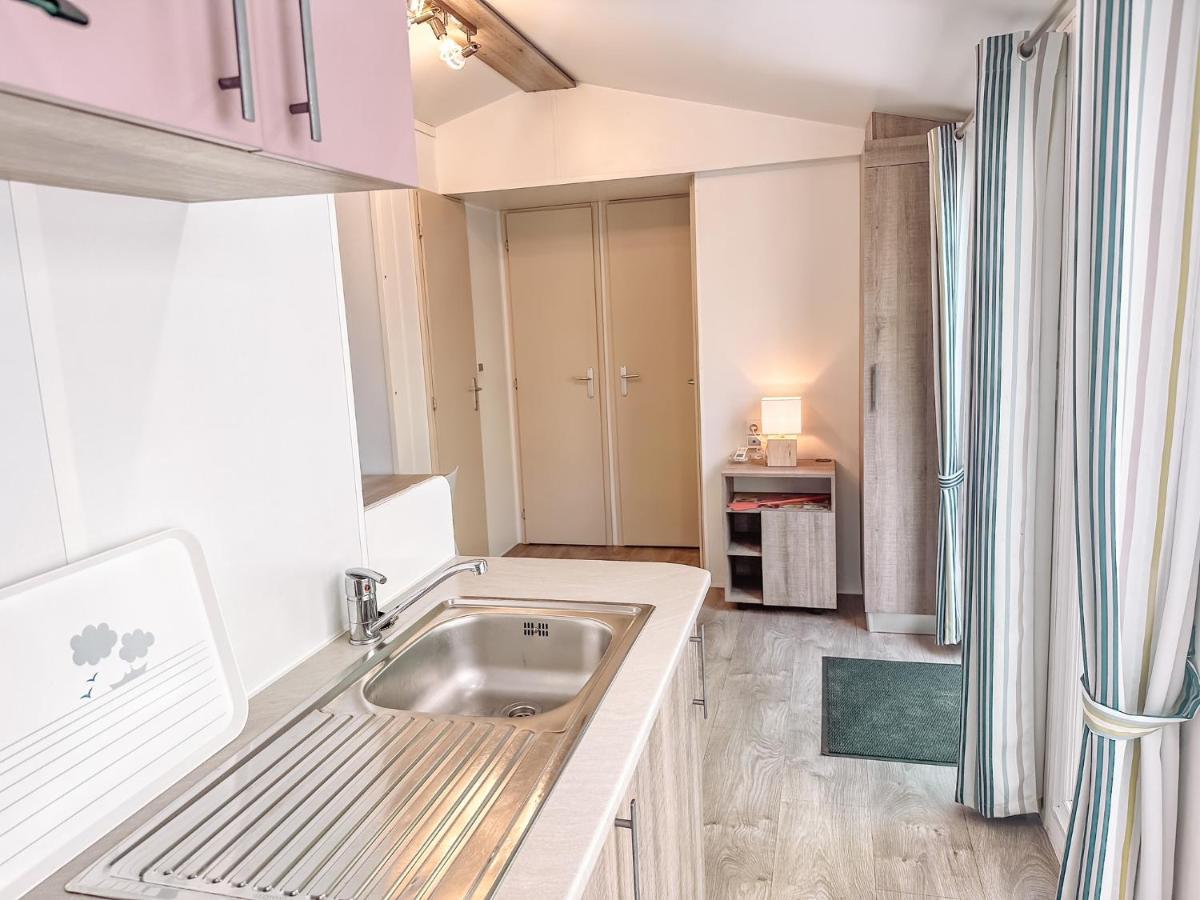 3 Bedroom Chalets Camping Lei Suves - Joycasa รอกเกอบรูน-ซูร์-อาร์ฌ็องส์ ภายนอก รูปภาพ