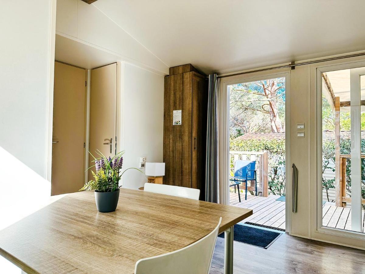 3 Bedroom Chalets Camping Lei Suves - Joycasa รอกเกอบรูน-ซูร์-อาร์ฌ็องส์ ภายนอก รูปภาพ