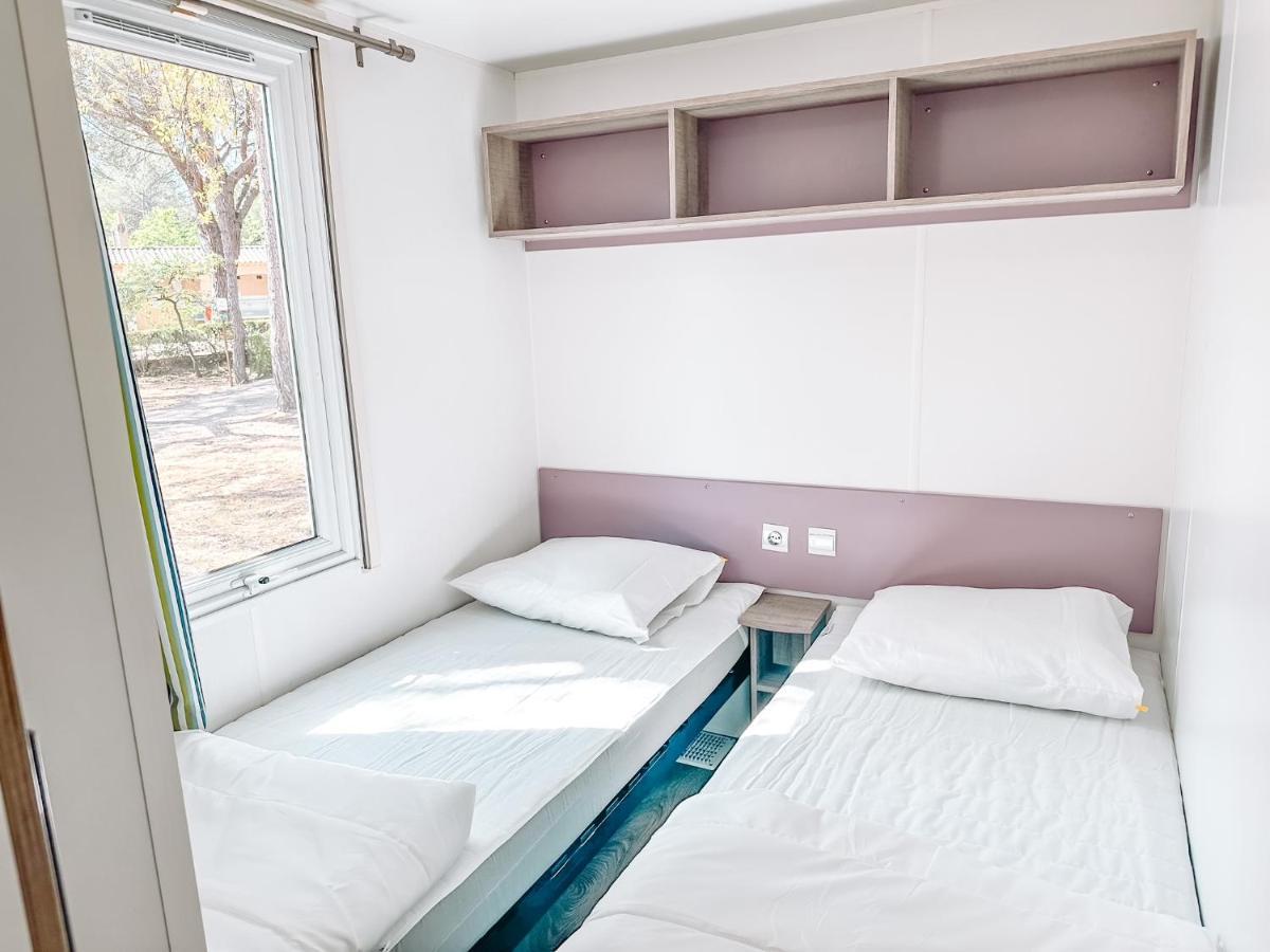 3 Bedroom Chalets Camping Lei Suves - Joycasa รอกเกอบรูน-ซูร์-อาร์ฌ็องส์ ภายนอก รูปภาพ